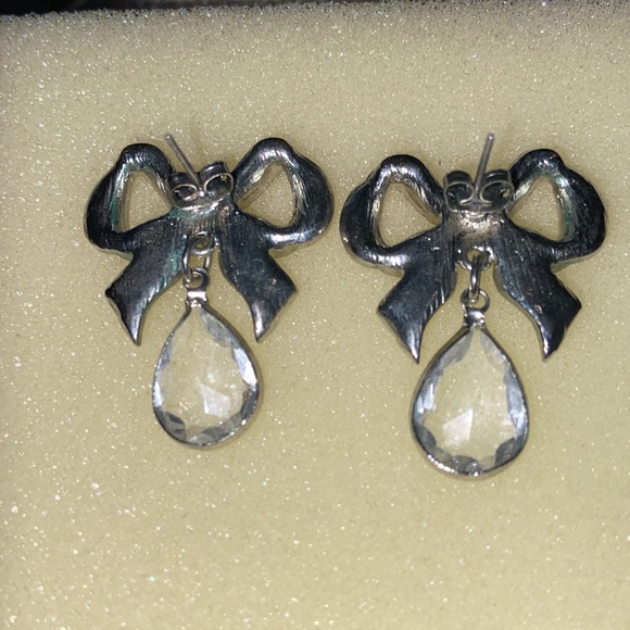 Bow earrings with stone - Picture 2 of 2